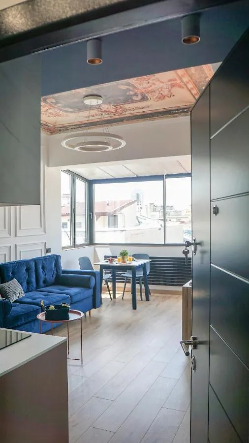 Blue Sunnyside Studio - Central Location Bucharest Apartment