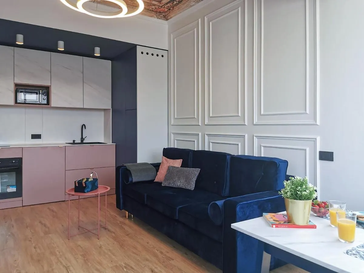Blue Sunnyside Studio - Central Location Bucharest Apartment