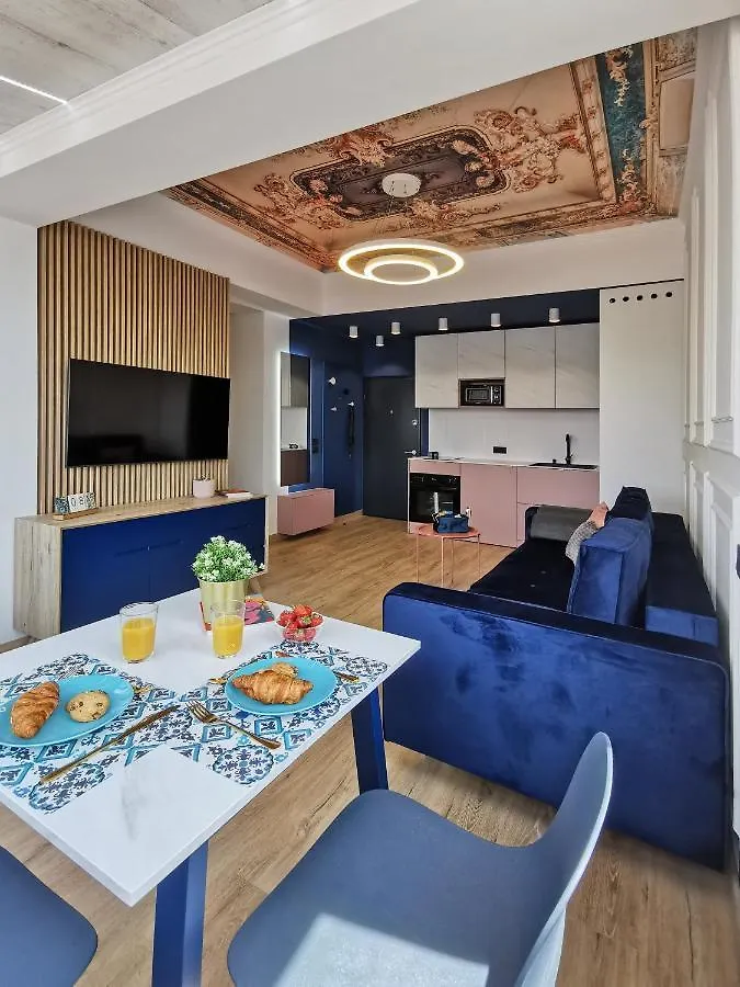 Blue Sunnyside Studio - Central Location Bucharest Apartment